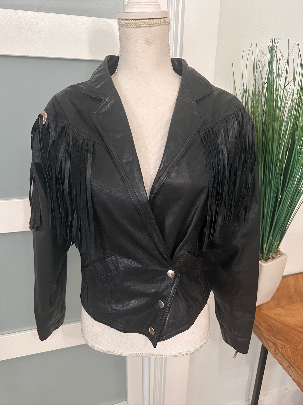 Vintage Winlit Black Leather Fringe Moto Jacket SZ Medium Western Biker GUC - Picture 4 of 11
